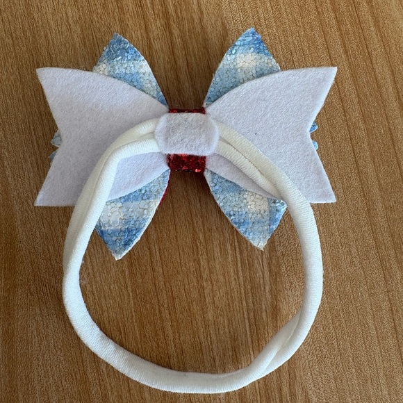 Wizard of Oz inspired baby bow headband - Picture 5 of 9